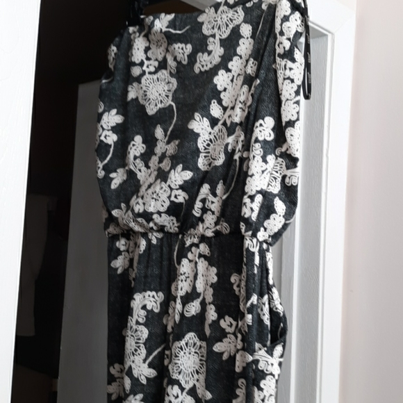 Strapless Floral Jumpsuit - Picture 2 of 5